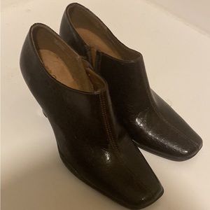 A2 By Aerosoles Brown Leather Closed In Heel Women Shoes